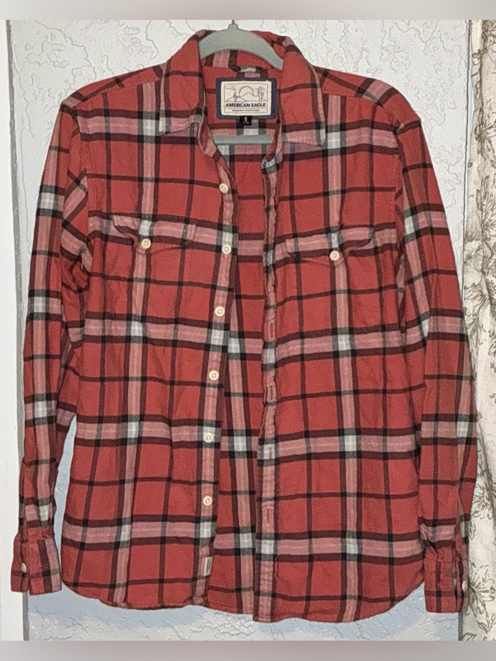 American Eagle Outfitters  Plaid Button-Down Shirt